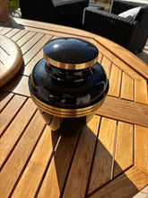 Lade das Bild in den Galerie-Viewer, Urne Blacka