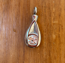 Lade das Bild in den Galerie-Viewer, Asche Anhänger Tropfen LARMRUBY