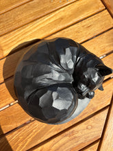 Lade das Bild in den Galerie-Viewer, jolie urne en resine pour chat