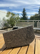 Ladda upp bild till gallerivisning, Lanterne funéraire en Granit Gris - photo 3