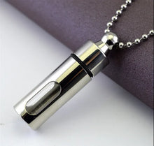 Load image into Gallery viewer, Pendentif Funéraire Transparent Argenté - photo 2