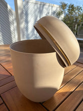 Ladda upp bild till gallerivisning, Urne Composite Beige - photo 1