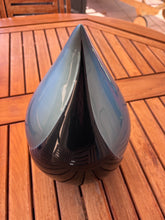 Ladda upp bild till gallerivisning, Urne funéraire Aria en forme de goutte, vue de face, finition brillante bleue et bleu marine