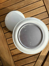 Lade das Bild in den Galerie-Viewer, urne funeraire metal blanc vue du dessus