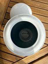 Lade das Bild in den Galerie-Viewer, urne funeraire metal blanc ouverte