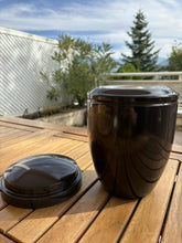 Lade das Bild in den Galerie-Viewer, urne funeraire samia marron