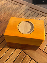 Lade das Bild in den Galerie-Viewer, urne humain flower bois vue du dessus