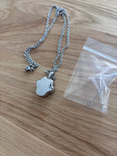 Ladda upp bild till gallerivisning, Urne Pendentif LOPAKA - photo 6