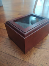 Lade das Bild in den Galerie-Viewer, Urne Foto PARAHI