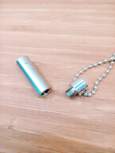 Lade das Bild in den Galerie-Viewer, Asche Anhänger - Urnta