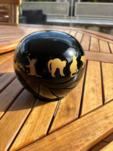 Lade das Bild in den Galerie-Viewer, Cat Sphere Cremation Urn
