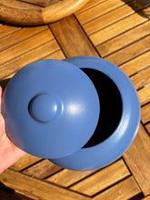 Lade das Bild in den Galerie-Viewer,  Biologische abbaaubare Urne CELES
