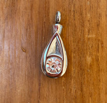 Ladda upp bild till gallerivisning, Bijoux Funéraire : LarmRuby - photo 1
