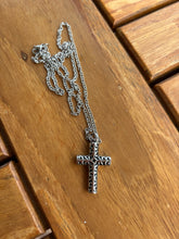 Lade das Bild in den Galerie-Viewer, chaine urne funeraire croix
