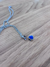 Ladda upp bild till gallerivisning, Collier Cinéraire Cœur Cristal Bleu - photo 5
