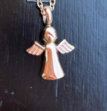 Load image into Gallery viewer, Collier Urne Ange Rose gold - photo 5
