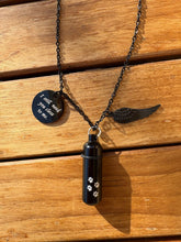 Load image into Gallery viewer, collier urne chat angel noir pendentif aile d'ange
