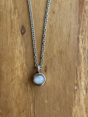collier urne pendentif