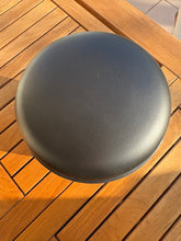 Lade das Bild in den Galerie-Viewer, grande urne cineraire
