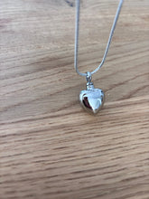Load image into Gallery viewer, Pendentif Funéraire Cœur - photo 1
