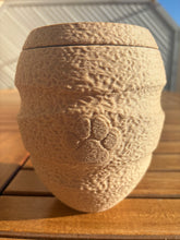 Lade das Bild in den Galerie-Viewer, urne bio patte
