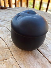 Lade das Bild in den Galerie-Viewer, urne chat ceramique de dos
