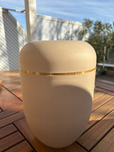 Lade das Bild in den Galerie-Viewer, urne composite beige
