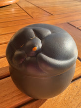 Lade das Bild in den Galerie-Viewer, urne funeraire chien noire
