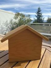 Ladda upp bild till gallerivisning, Urne Funéraire Maison en Bois - photo 2
