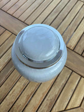 Lade das Bild in den Galerie-Viewer, urne pour humain grise infini
