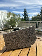 Lade das Bild in den Galerie-Viewer, urne cineraire lanterne vue du dessous
