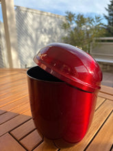 Ladda upp bild till gallerivisning, Urne Métal Canada Rouge - photo 1
