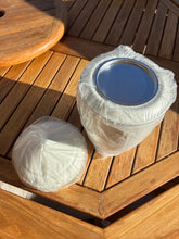 Ladda upp bild till gallerivisning, Urne Métal MANDALAY Blanc - photo 2
