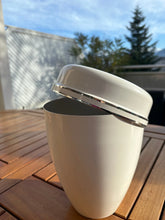 Ladda upp bild till gallerivisning, Urne Métal Œillet blanche - photo 1
