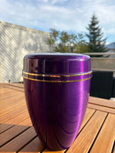 Ladda upp bild till gallerivisning, Urne Métal Œillet violette - photo 2
