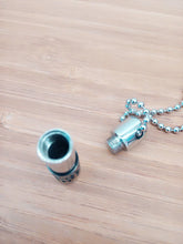 Ladda upp bild till gallerivisning, Urne Pendentif Cylindre Noir - photo 2
