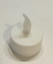 Lade das Bild in den Galerie-Viewer, Led Kerze
