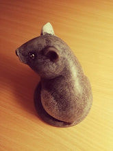 Lade das Bild in den Galerie-Viewer, Urne für Hamsterfigur
