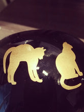 Lade das Bild in den Galerie-Viewer, Cat Sphere Cremation Urn
