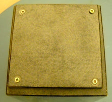 Lade das Bild in den Galerie-Viewer, Urne aus Granit SQUARE
